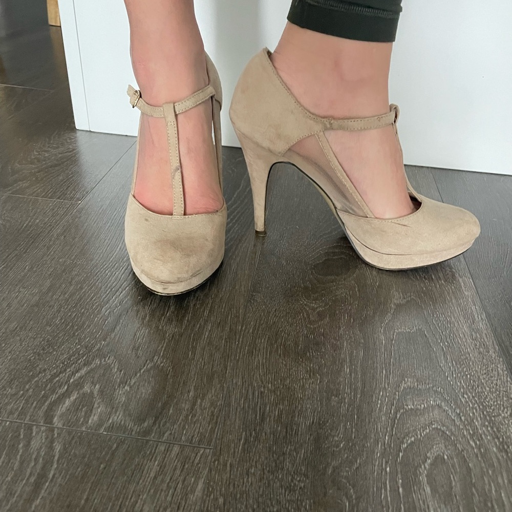 4” heels - Picture 3 of 7